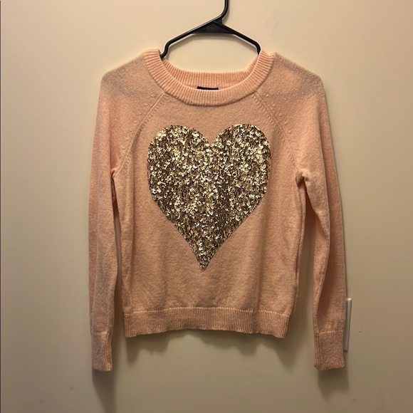 H&M Sweaters - H&M pink sweater with gold sequined heart size small.